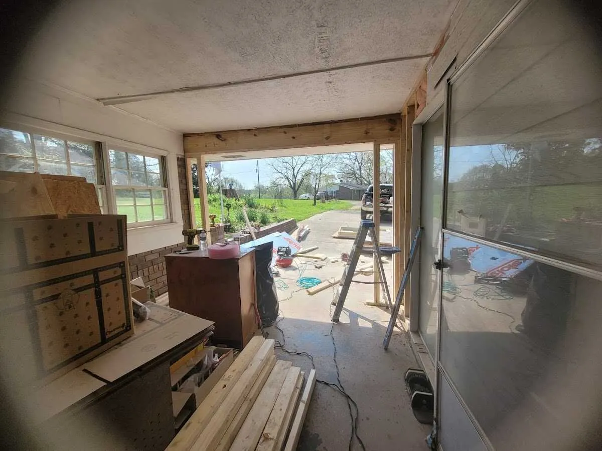 Air movers and dehumidifier for Water Mitigation Services in Warr Acres